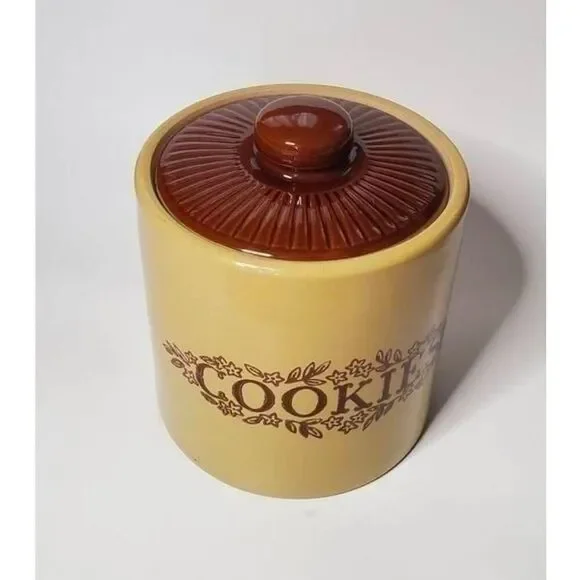 Vintage Monmouth Pottery Cookie Jar - Picture 2 of 10
